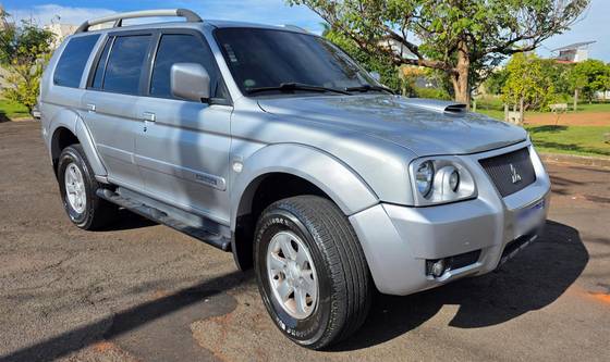 MITSUBISHI PAJERO 2.5 HD 4X4 8V TURBO INTERCOOLER DIESEL 4P MANUAL MITSUBISHI PAJERO 2.5 HD 4X4 8V TURBO INTERCOOLER DIESEL 4P MANUAL